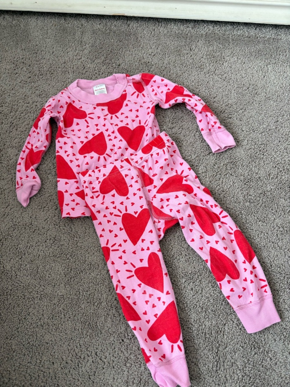 Hanna Andersson Pink Pajama Set with Red Heart Print